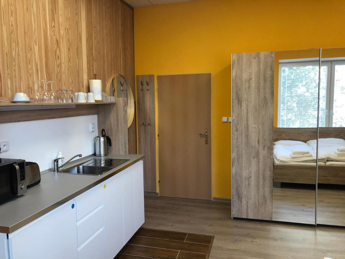Dnm Inn Korycany Екстер'єр фото