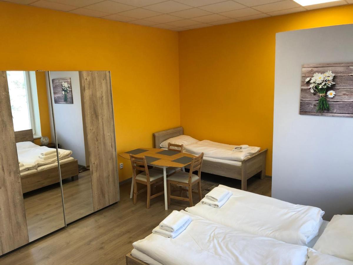 Dnm Inn Korycany Екстер'єр фото