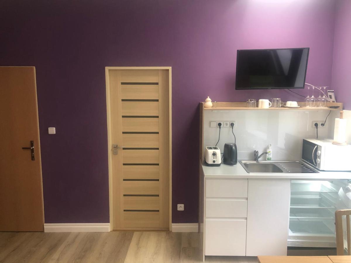 Dnm Inn Korycany Екстер'єр фото