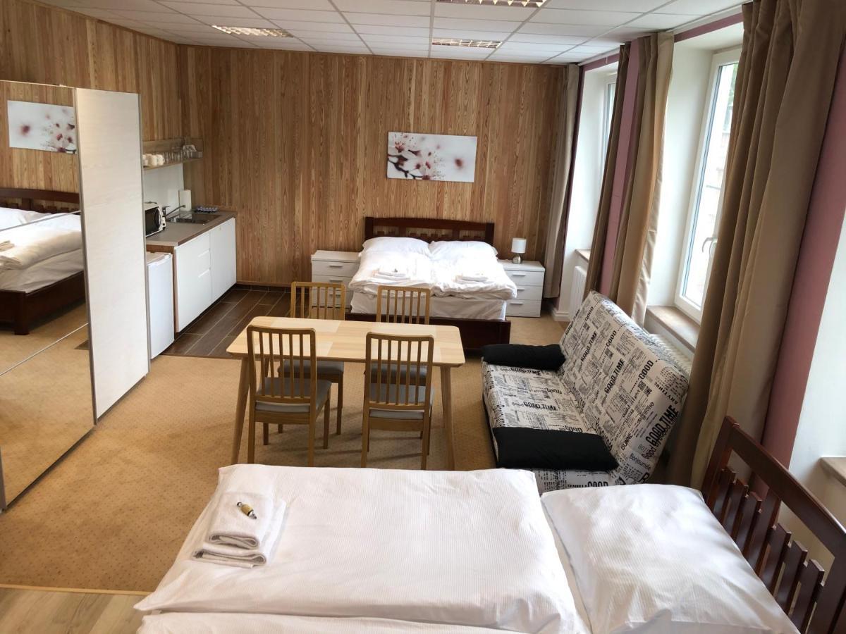 Dnm Inn Korycany Екстер'єр фото