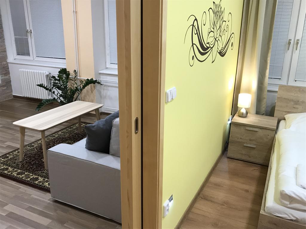 Dnm Inn Korycany Екстер'єр фото