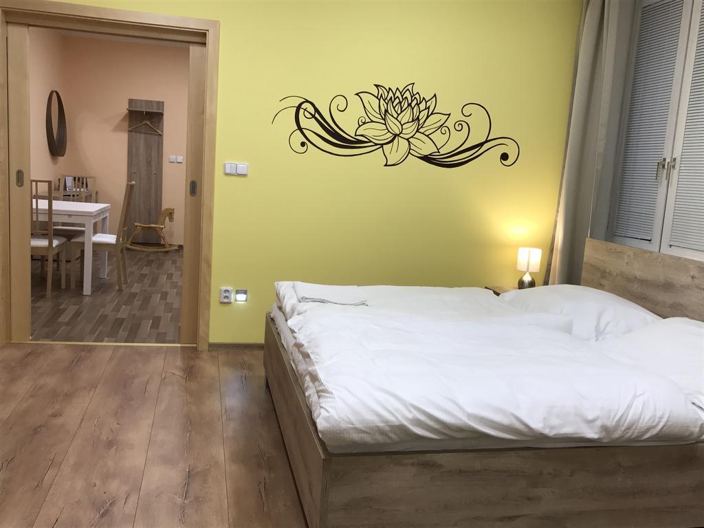 Dnm Inn Korycany Екстер'єр фото
